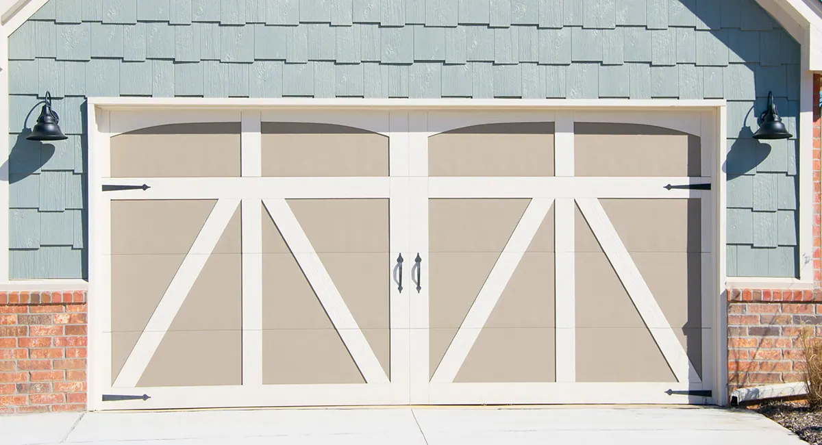 carriage house garage goors