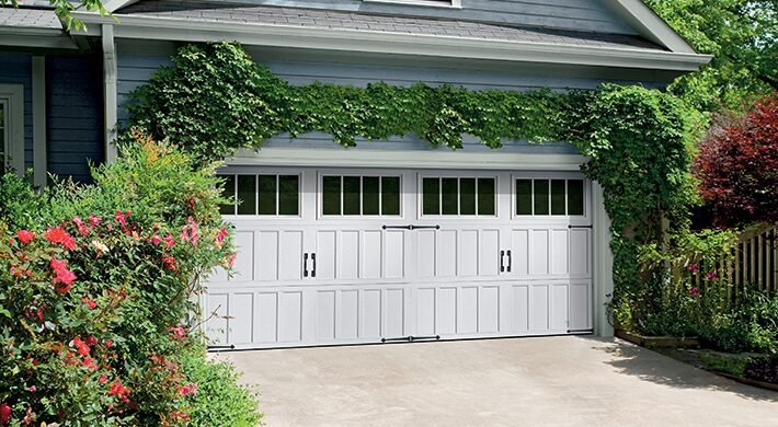 Classica Northampton in True White with Thames windows and Canterbury handles and hinges.
