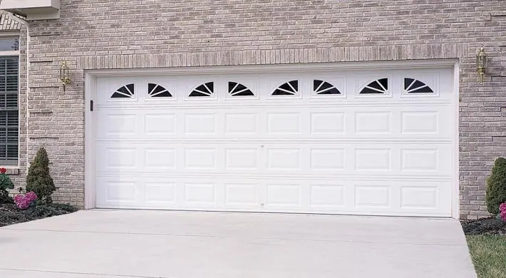 Traditional Short Panel design in True White with Wagon Wheel window inserts